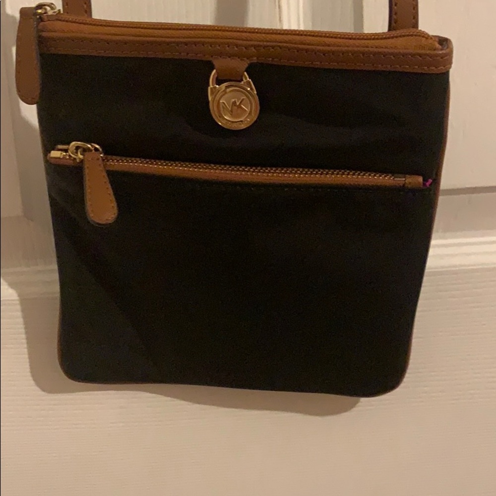 NEVER WORN! MICHAEL KORS PURSE